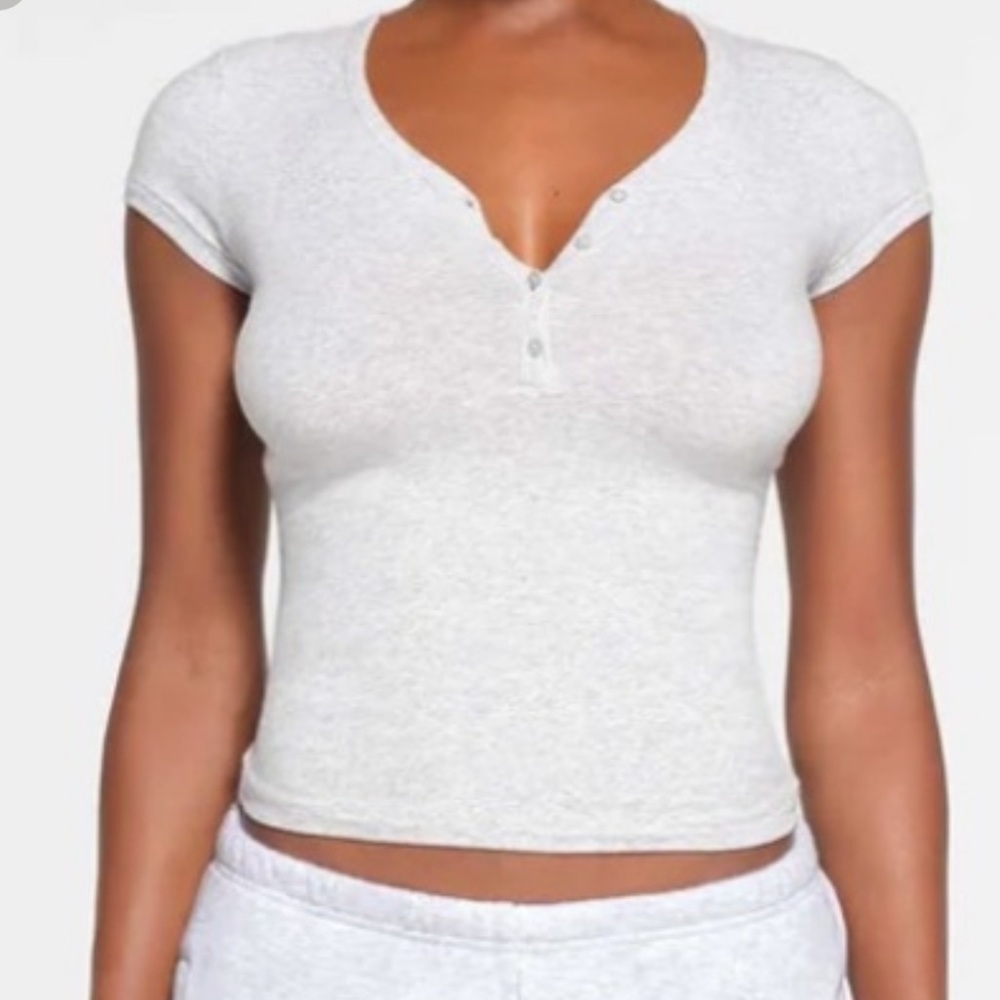 FINAL PRICE!! SKIMS gray button up Henley top